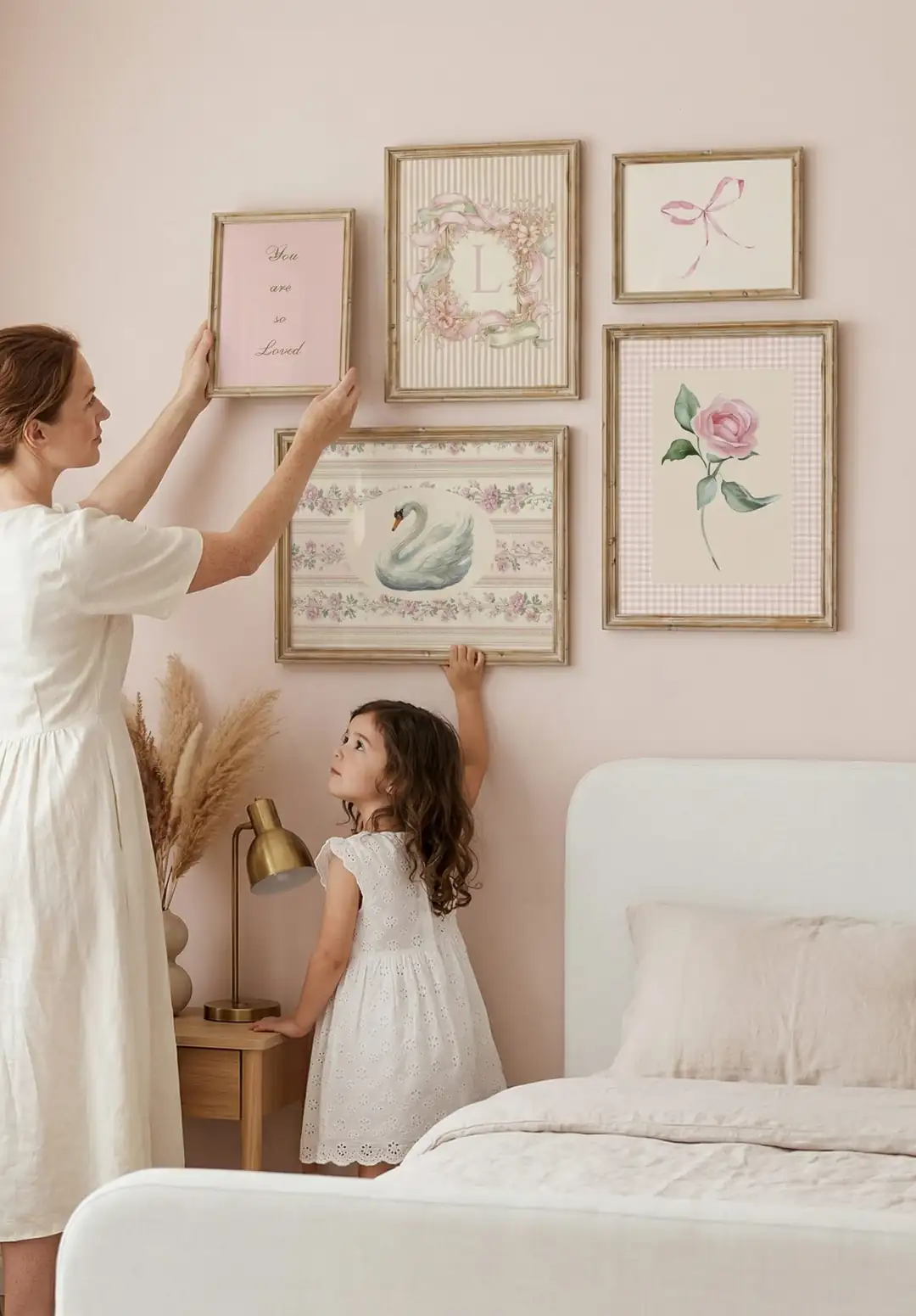 Ürün görseli: Vintage Zarif Kuğu, Pembe Gül ve Kurdele Temalı Kız Bebek Odası Poster Seti